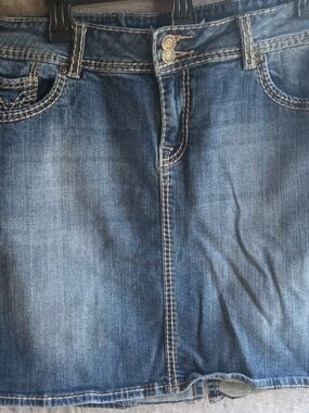 Vigoss Women’s Blue Solid Denim Mini Skirt Zip Closure Pockets Stretch Size 14
